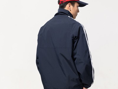 2023秋立领条纹印花LOGO休闲运动夹
