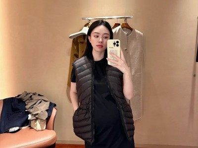 秋冬新品菱形抽绳收腰羽绒夹克马甲