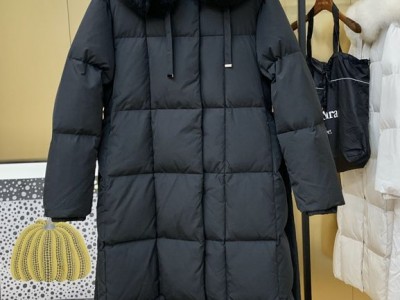 max家新款白鸭绒狐狸毛领连帽羽绒服