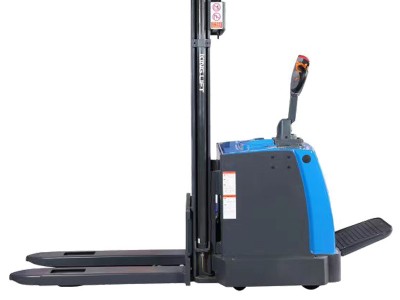 站驾式全电动堆高车 1.5吨2吨3吨充