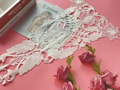 新款刺绣蕾丝朵花高档婚纱 蕾丝服装