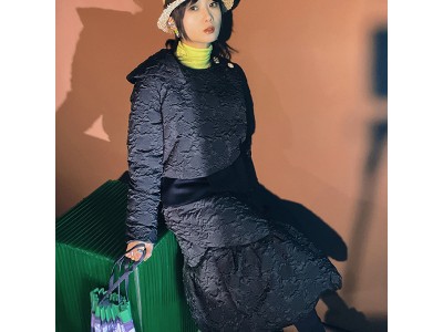 设计师女装 甜酷压花te殊工艺白鸭绒