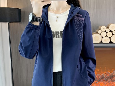 新款户外冲锋衣女士秋冬防风防水大