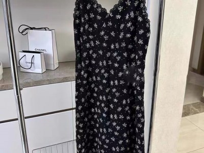 不退换 蕾丝边碎花显瘦吊带连衣裙女