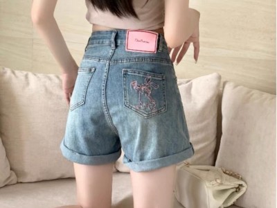 8206兔子刺绣高腰卷边牛仔短裤女不