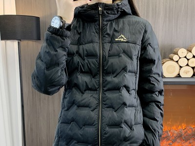 冬季羽绒服女户外运动休闲保暖轻盈