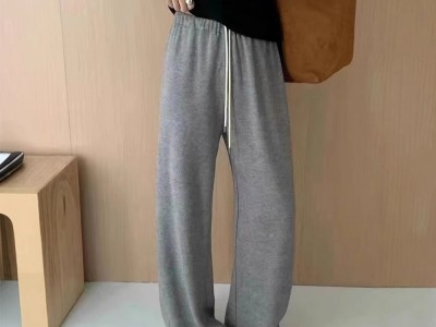 9903 实体bi入 羊绒加绒休闲裤 不退