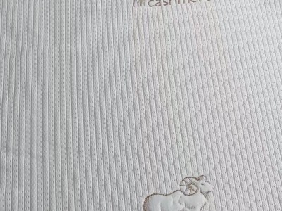 厂家直销低弹丝针织布空气层可设计