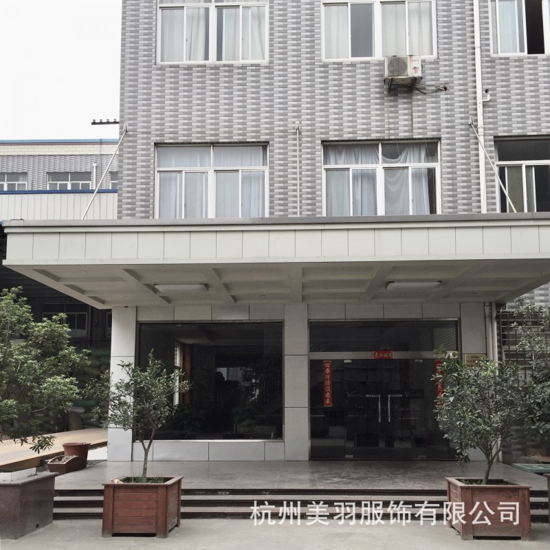 羽绒厂家直销80羽绒国标80白鸭绒大朵水洗纯白羽绒羽毛批发