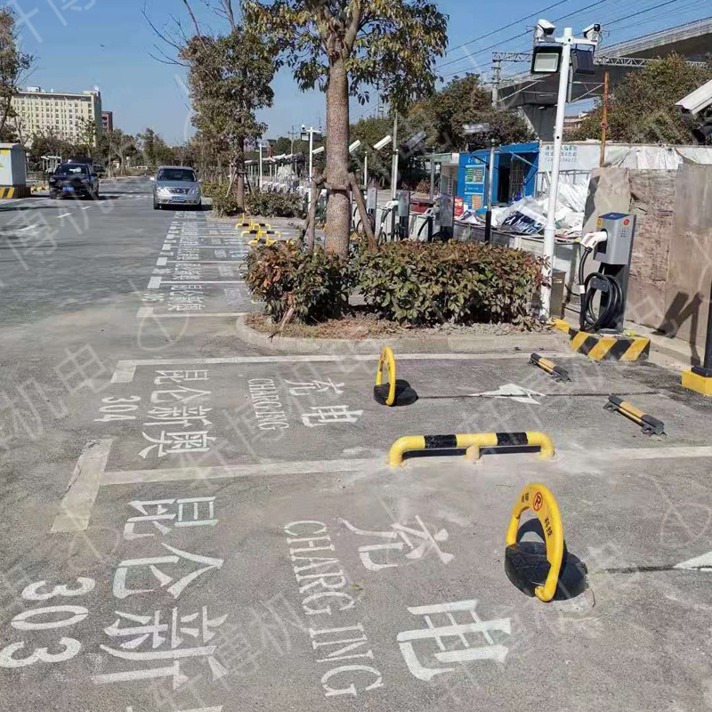 智能超声波车位锁摄像头一体 避免燃油车占位车走自动上锁 充电桩