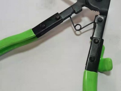 批发定制直供汽车水管卡箍钳 汽车管