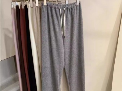 9906显瘦与保暖并存 很舒服的加绒糯