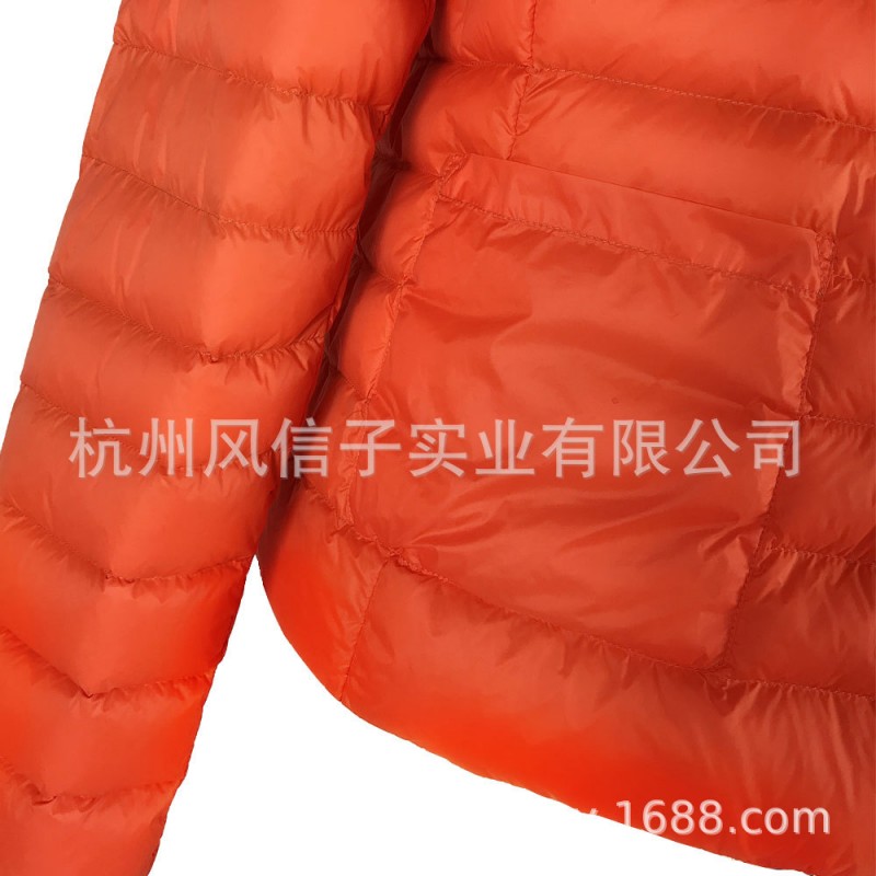 轻薄款西装领羽绒服