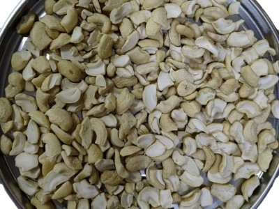 二级半片碎腰果批发烘烤腰果仁每日