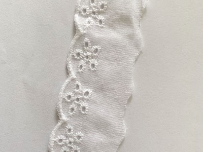 来图工厂定制 新款花边大机绣镂空棉