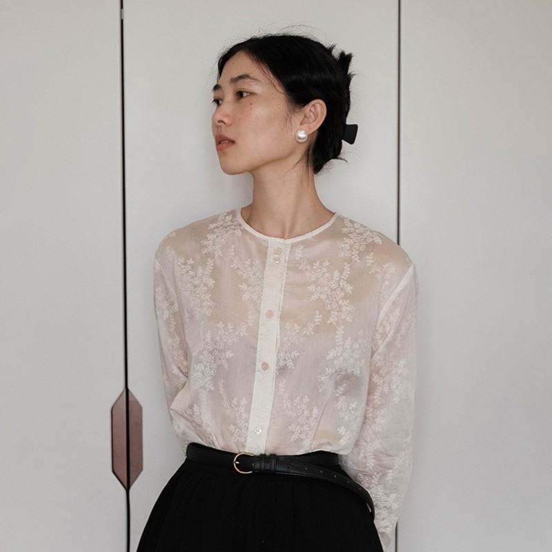 春季衬衫女气质上衣高级感法式复古刺绣优雅知性白衬衫C0115