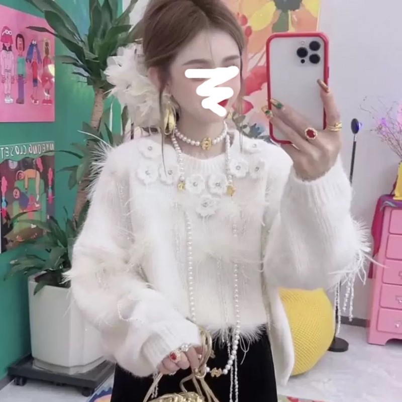 重工新款温柔风圆领套头针织衫女羽毛法式立体花朵宽松慵懒风毛衣