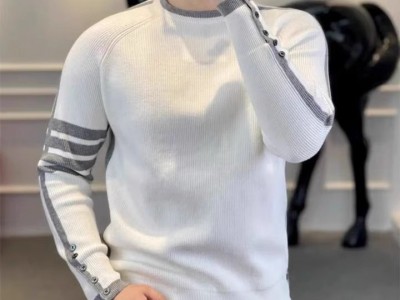 秋冬新款简约百搭圆领套头条纹针织